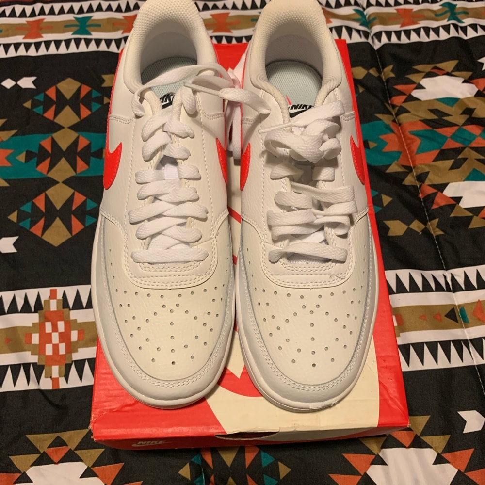 Women’s Nike sneakers